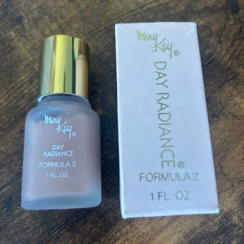 Vintage Mary Kay Day Radiance Formula 2 Suntan - 1 Fl. Oz. New Old Stock